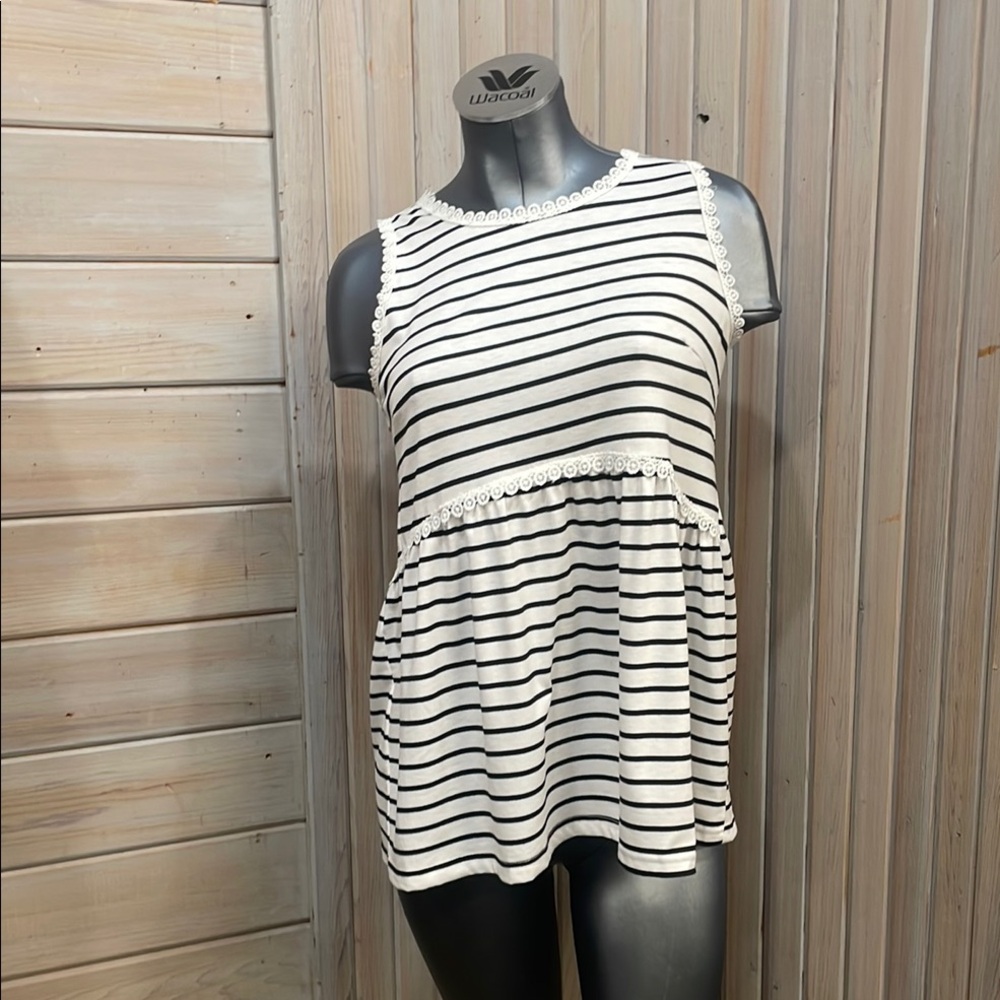 C+D+M Black and White Peplum Tank Top